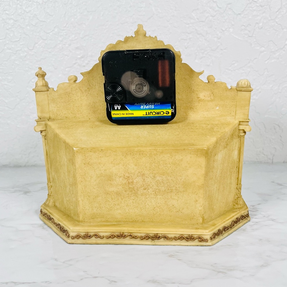 Vintage Style Last Supper Desk Clock - Picture 5 of 12